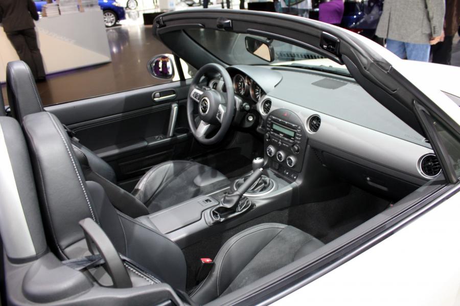  Mazda MX-5 2009 года  (фото 18 из 61)